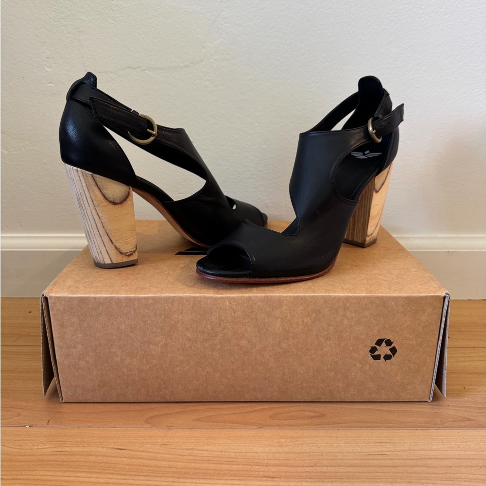 FORTRESS OF INCA Black and Tan Wooden Heels